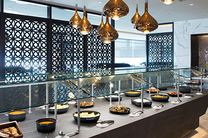 ユナイテッド　ラウンジ　食事